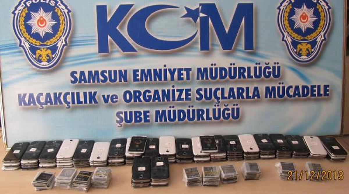 Samsun\'da 328 Kaçak Cep Telefonu Ele Geçirildi