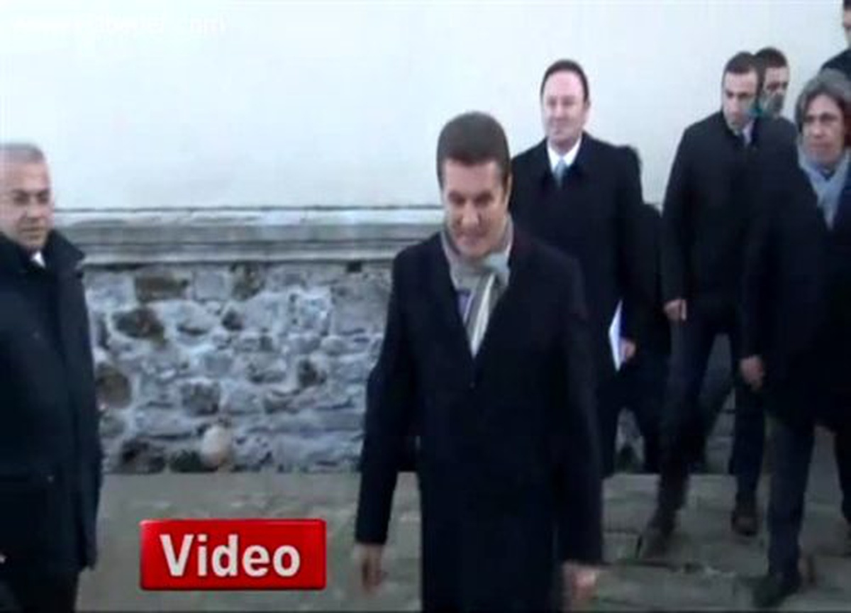 Sarıgül, Seçim Çalışmalarına Türbe Ziyaret Ederek Başladı
