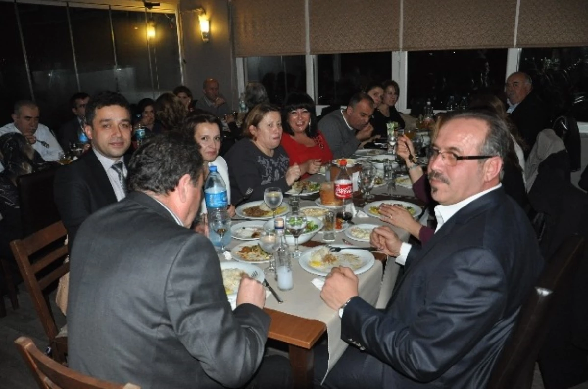 Sinop\'ta Sigorta Hastanesi Çalışanları Yemekte Buluştu