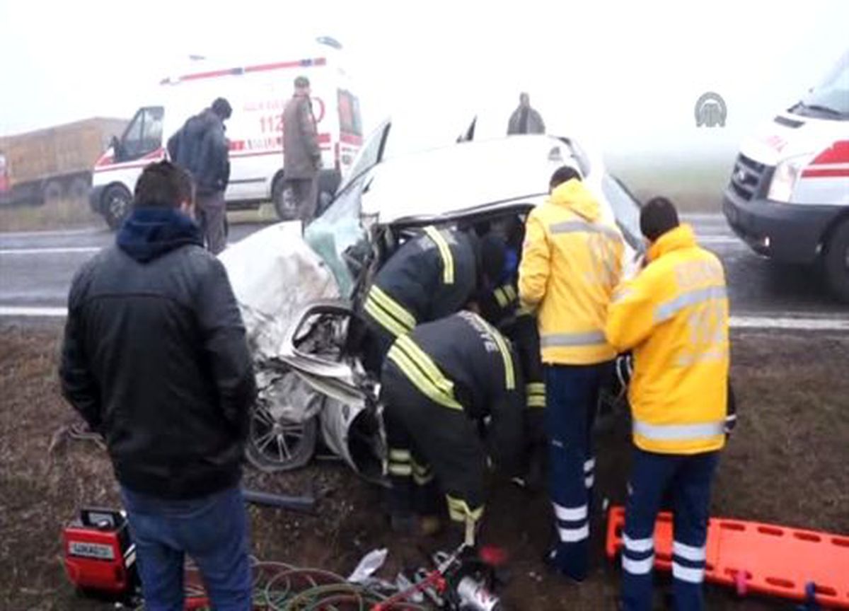 Tedavi için hastaneye götürülürken trafik kazasında öldü -