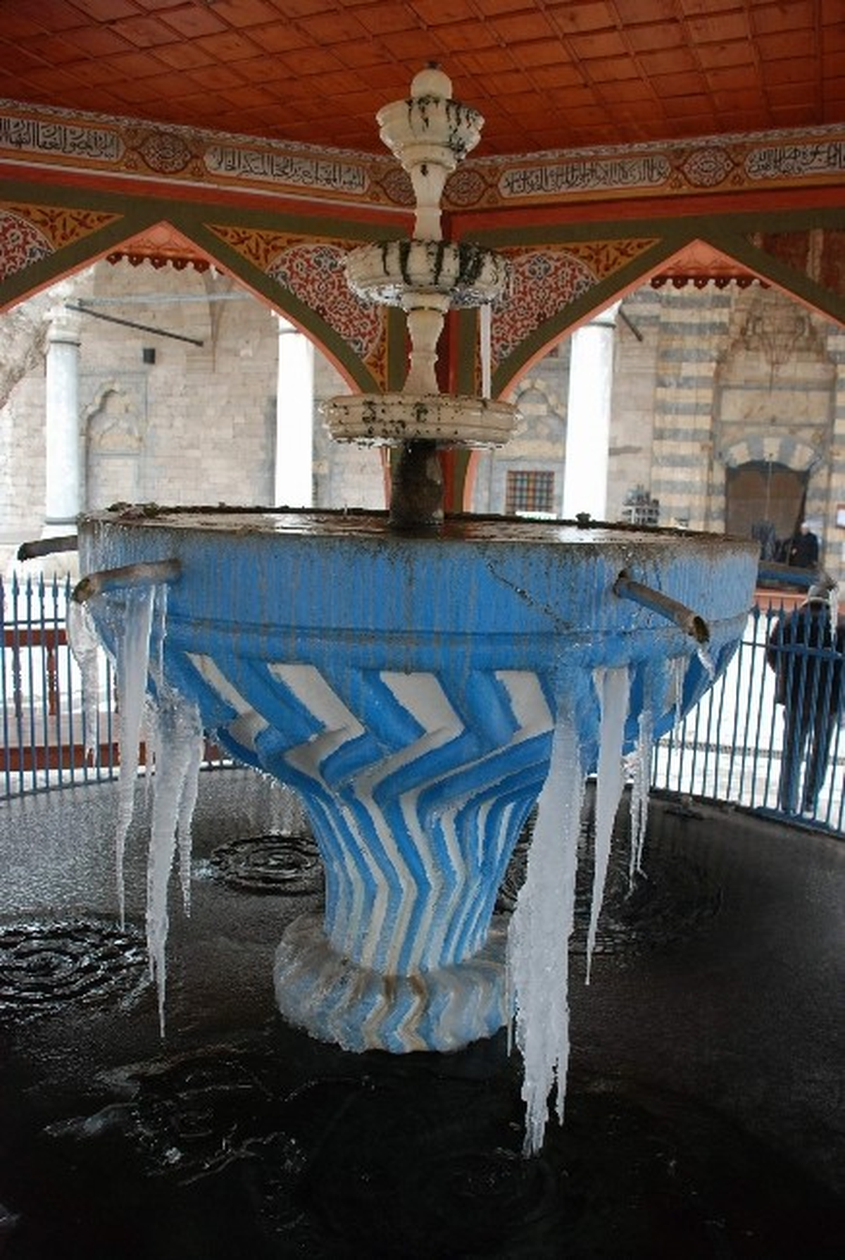 Tokat\'ta Şadırvanlar Buz Tuttu