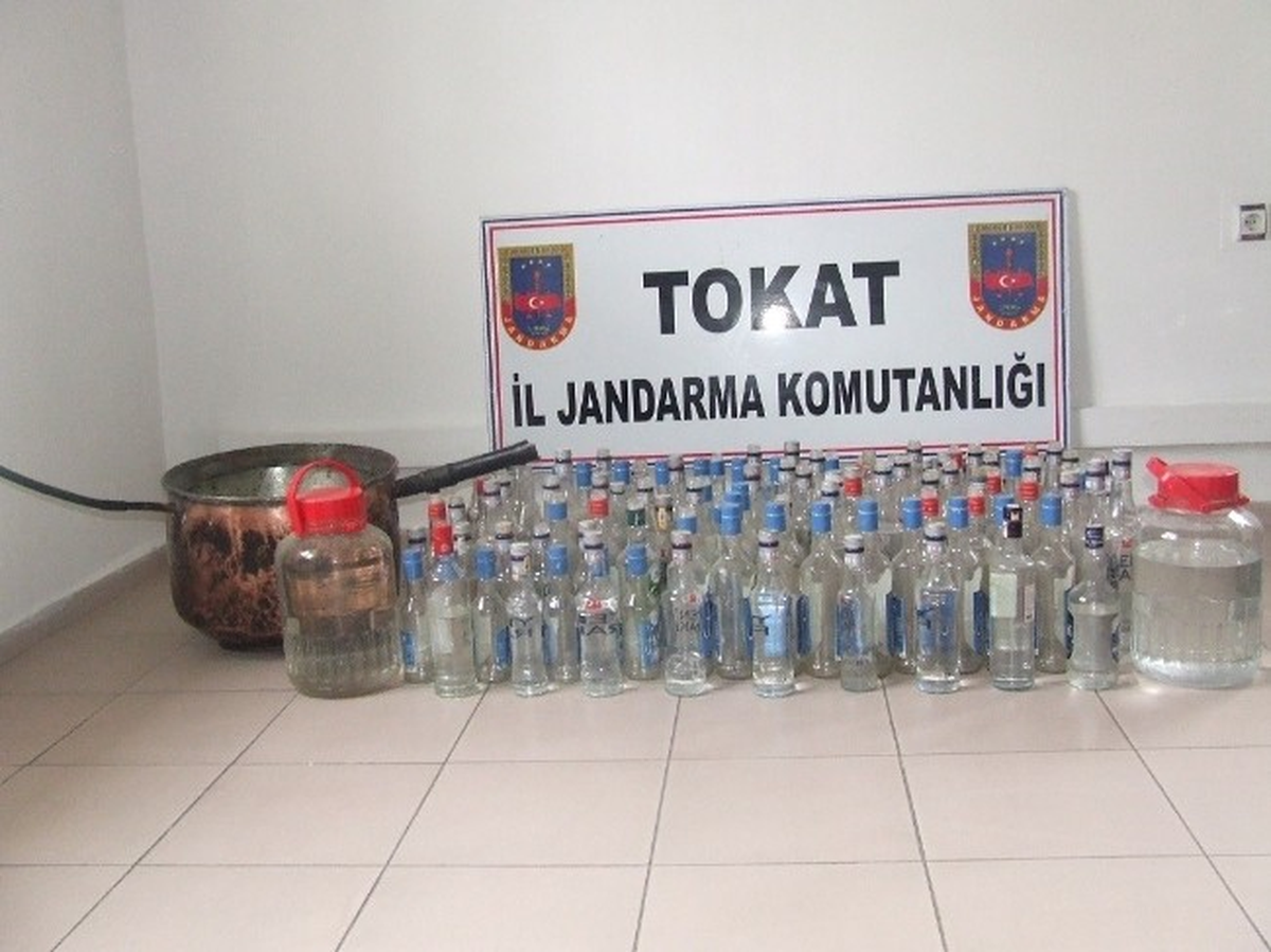 Tokat\'ta Yılbaşı Öncesi Kaçak İçki Operasyonu