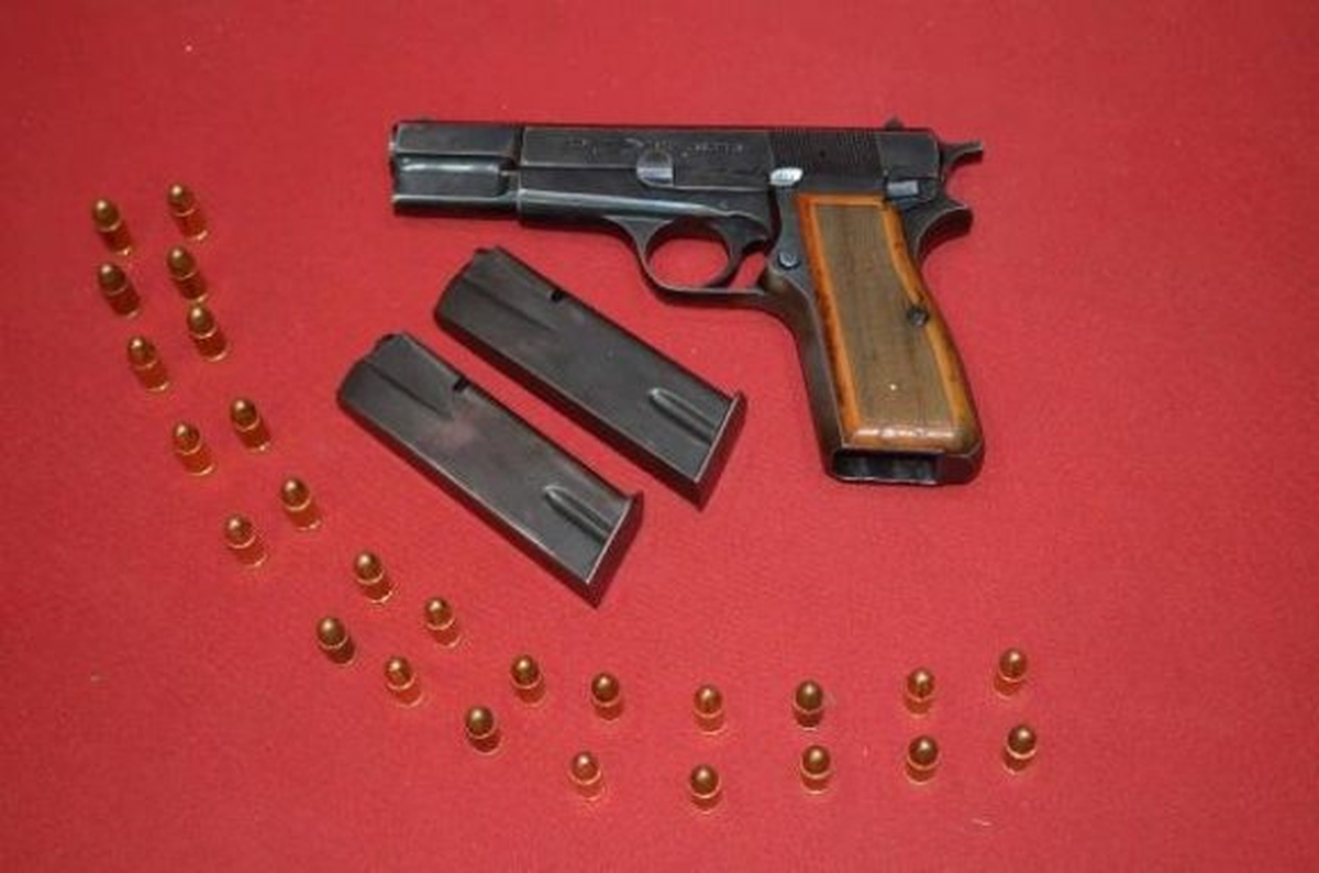 Trabzon\'da Ruhsatsız Tabanca Ele Geçirildi