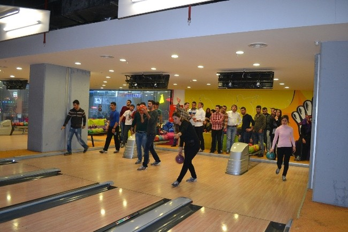 Üniversiteliler Bowling Turnuvasında