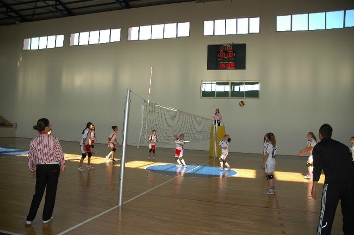 Yıldız Voleybolcuların Şampiyonluk Mücadelesi