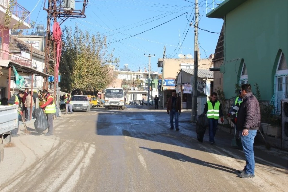 Aksu\'da Temizlik Çalışmaları Devam Ediyor