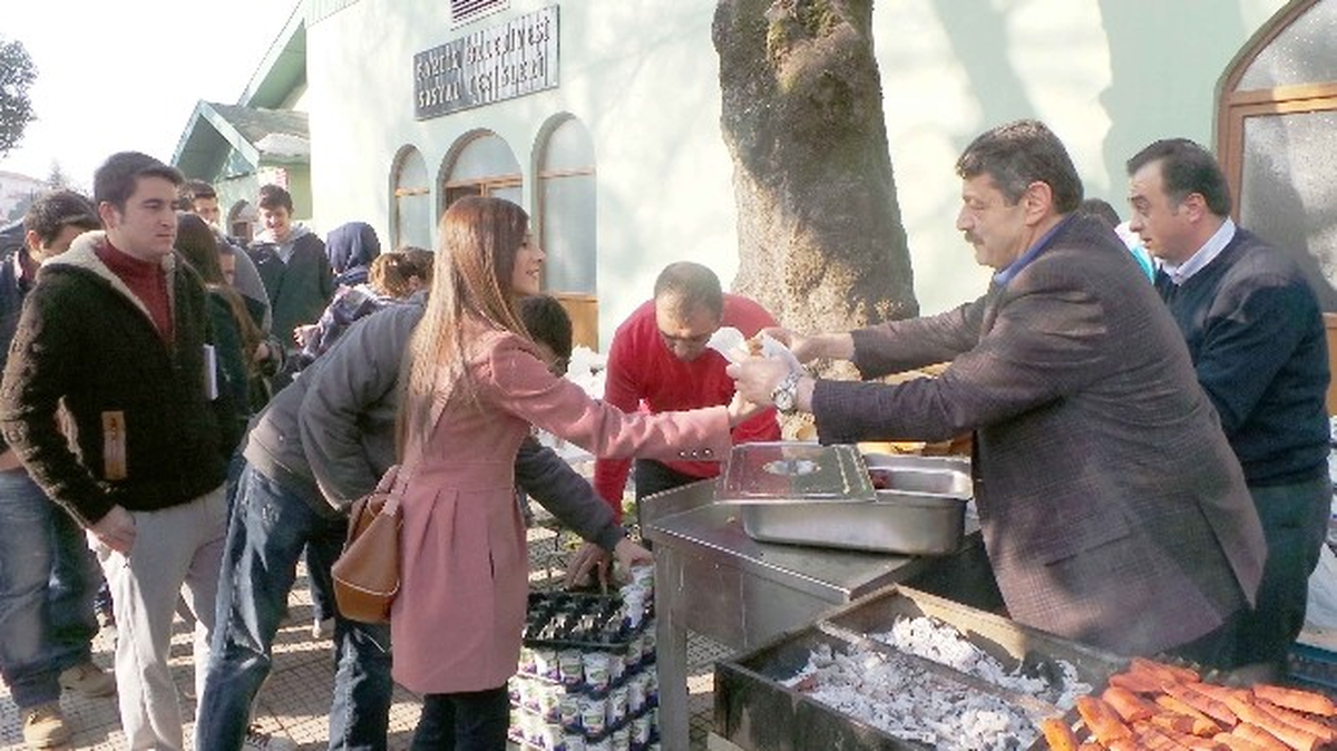 Bü Öğrencileri Mangal Partisinde Buluştu