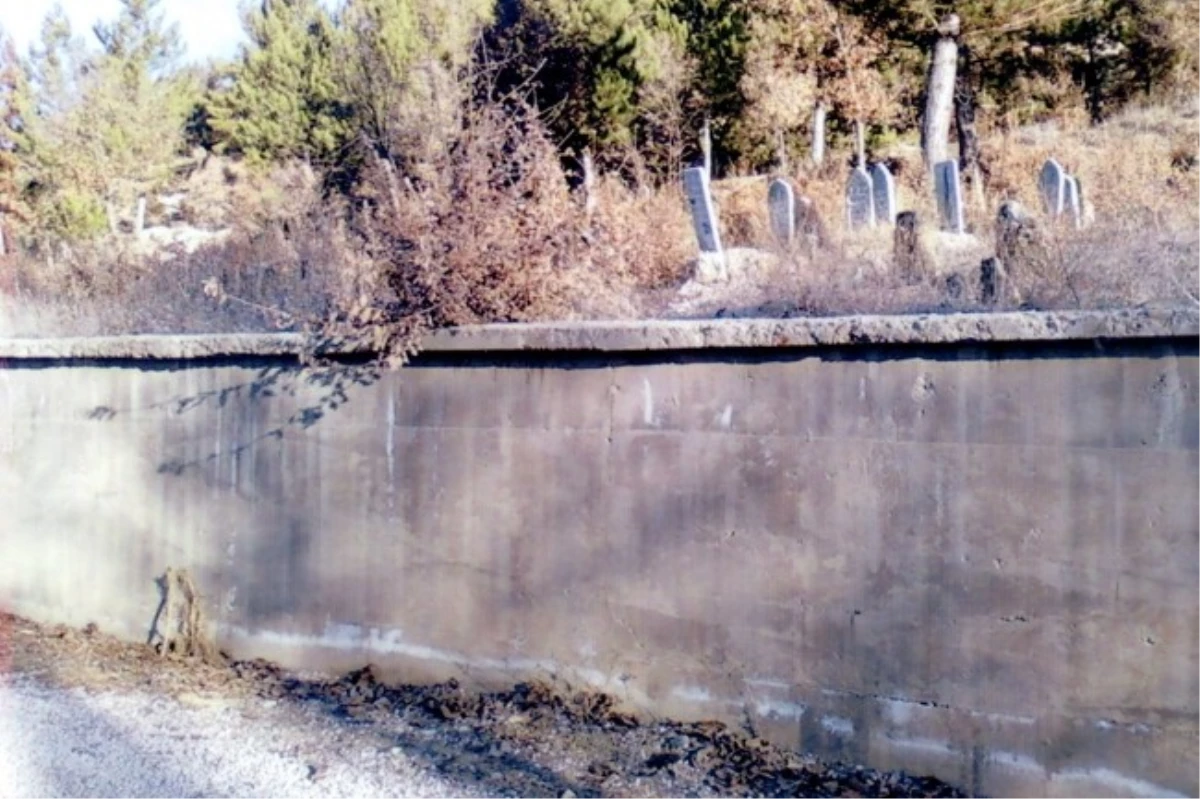 Çatak Köyüne Mezarlık Çevre Duvarı Yapımı