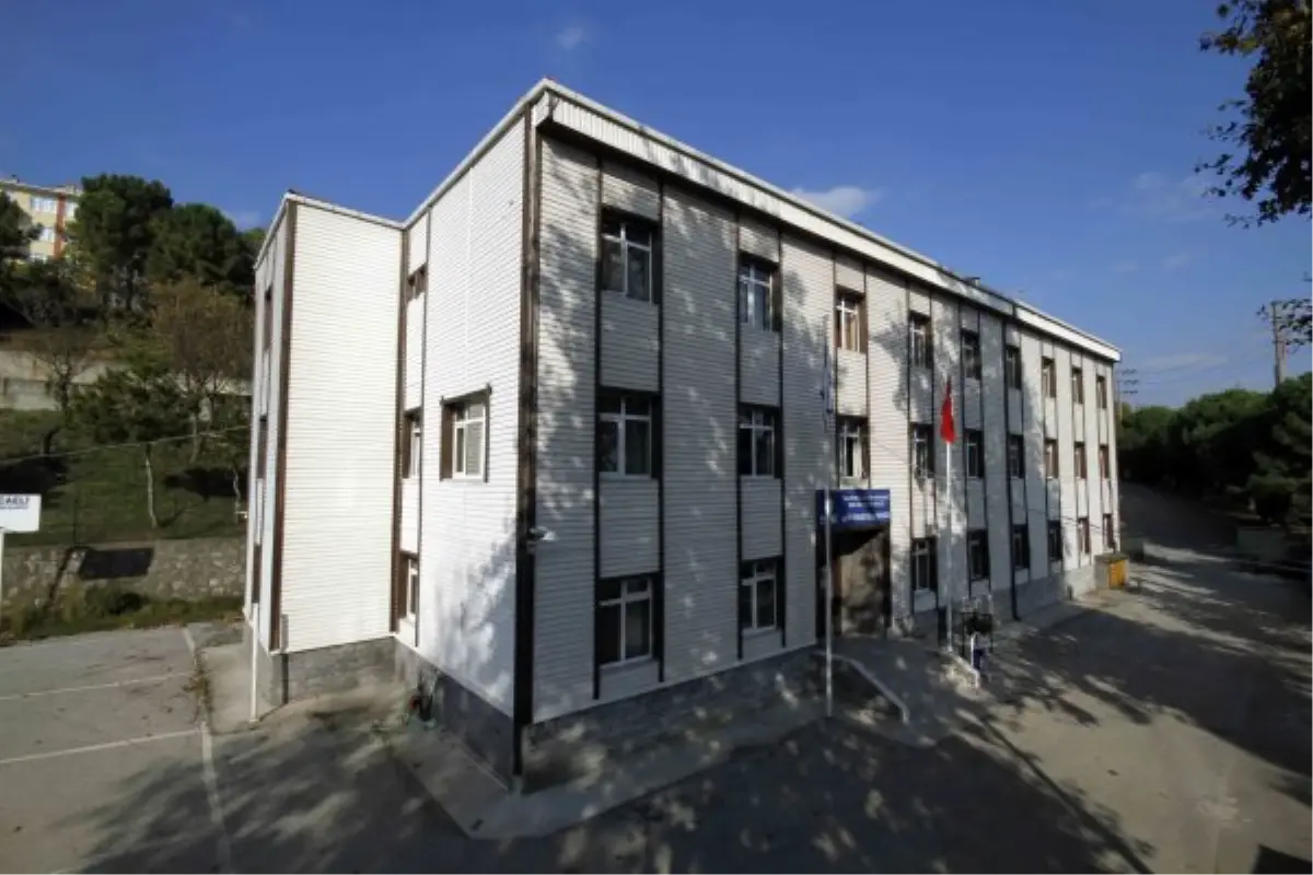 Evi Yanan Aileye Büyükşehir Sahip Çıktı