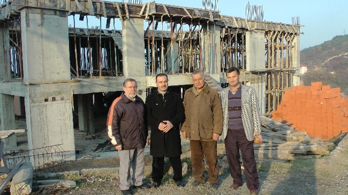 Filyos \'Ta Yapılan Rüzgarlı Tepe Camii İşaatı Vatandaşların Yardımları ile Devam Ediyor