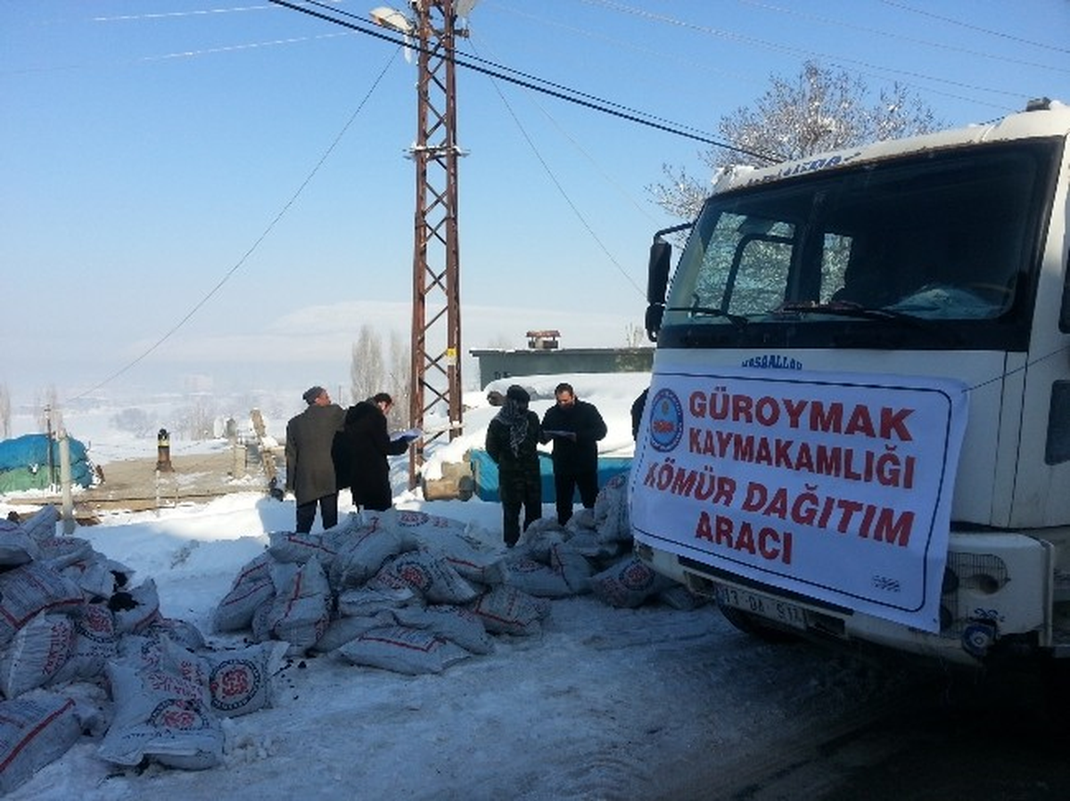 Güroymak\'ta Yardım Kömürü Dağıtımına Başlandı