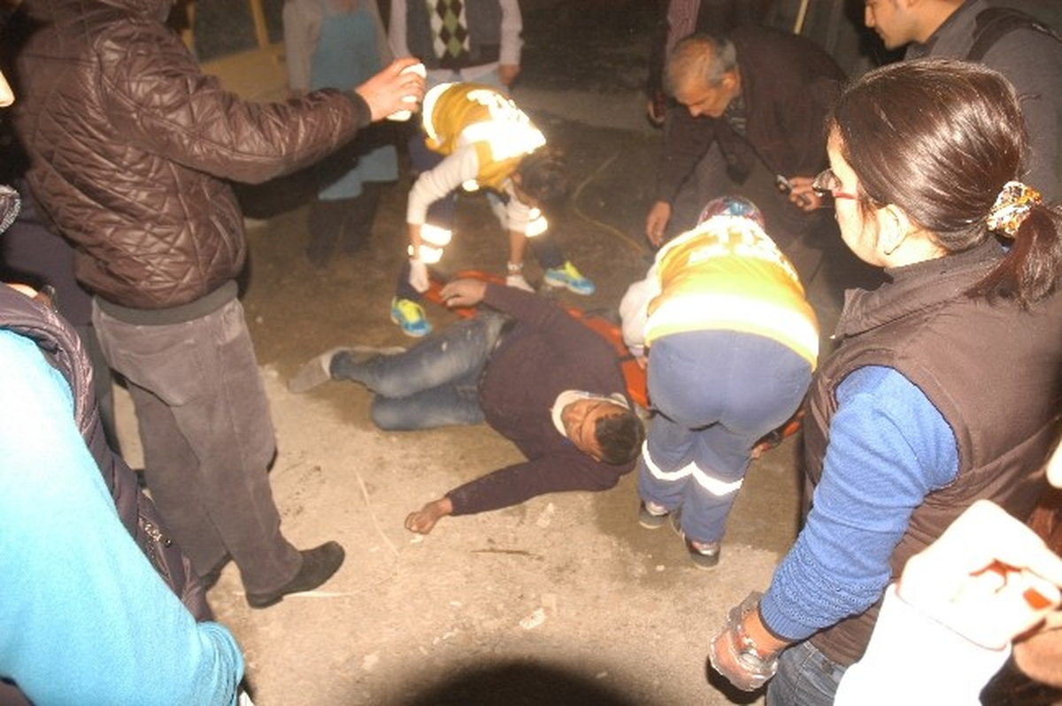 İnşaattan Düşen Genç Ağır Yaralandı