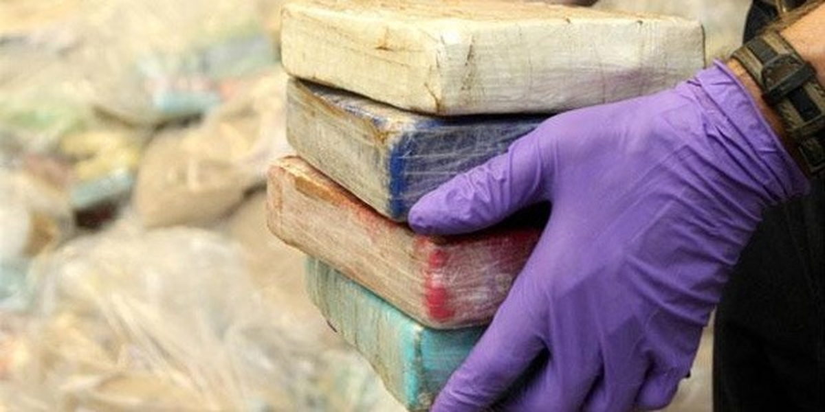 İzmir\'de 7 Kilogram Kokain Ele Geçirildi