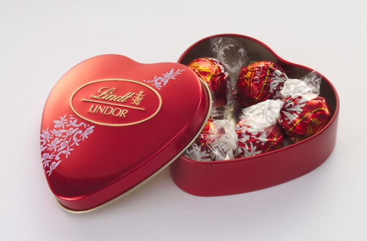 Kadınların Kalbine Giden Yol Lindor\'dan Geçer