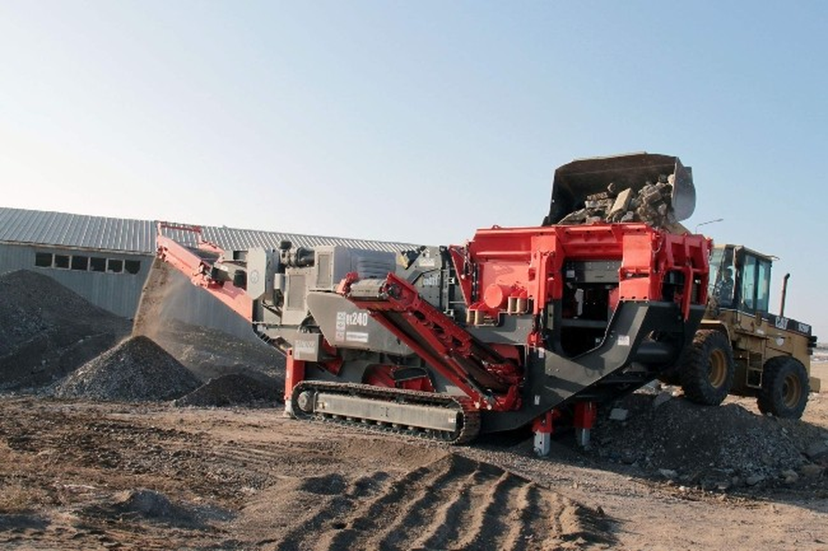 Katı Atık Kırma ve Dönüşüm Makinesi Çalışmaya Başladı