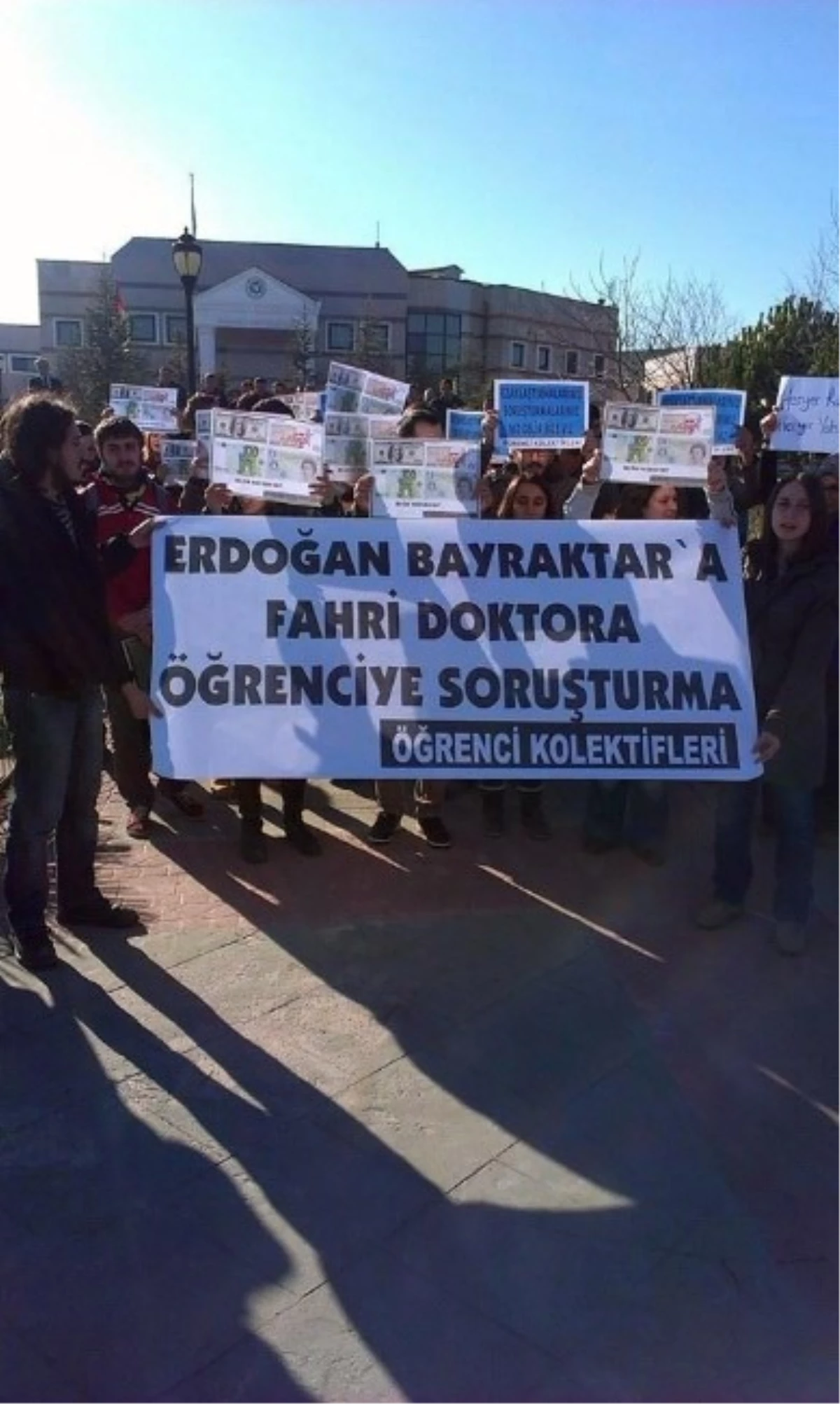 Kocaeli Üniversitesinde Soruşturmalar Protesto Edildi