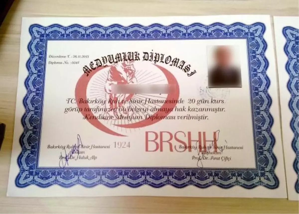 Aydın\'da Medyum Diplomalı Dolandırıcılık Polise Takıldı