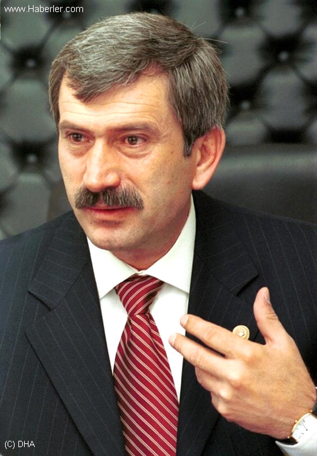 MHP\'li Çetin: AKP\'ye Yeni Skandallar Yaşatma Tehdidi Karşılığında Tavizler Koparılabilir