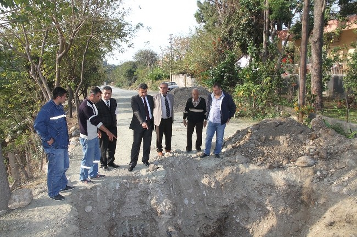 Payas\'ta Yol ve Kaldırım Düzenleme Çalışmaları