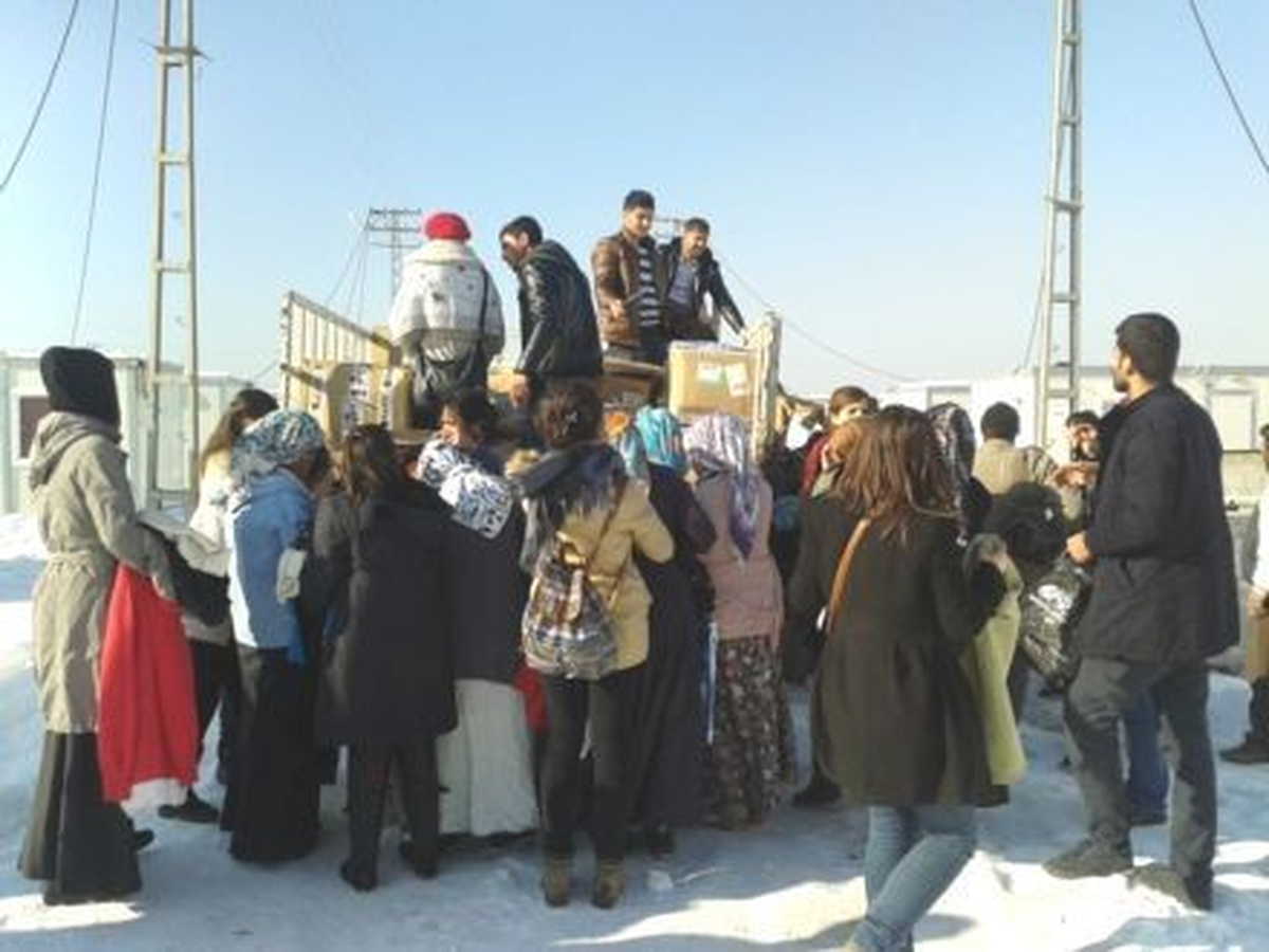 Siirt Üniversitesi Gönül Elçilerinden Van\'a Yardım