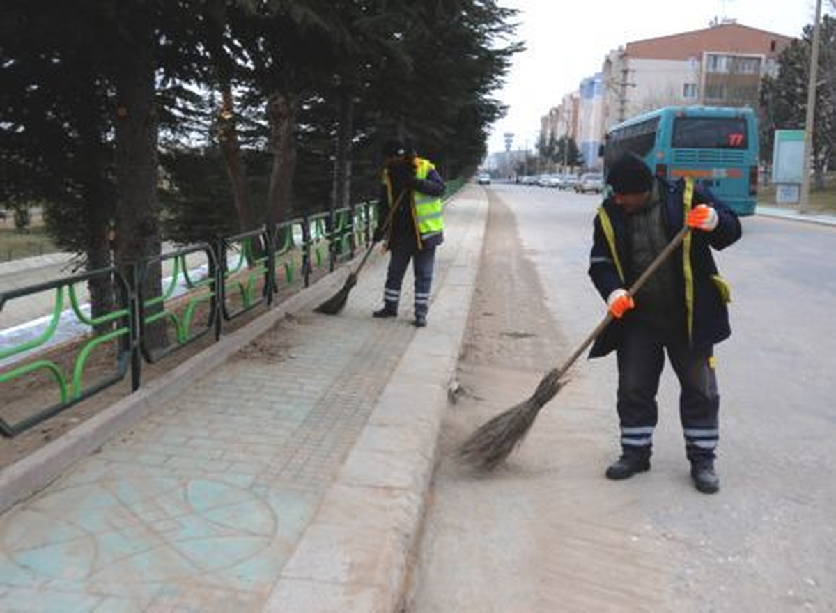 Tepebaşı Belediyesi 320 Personelle Temizlik Yapıyor