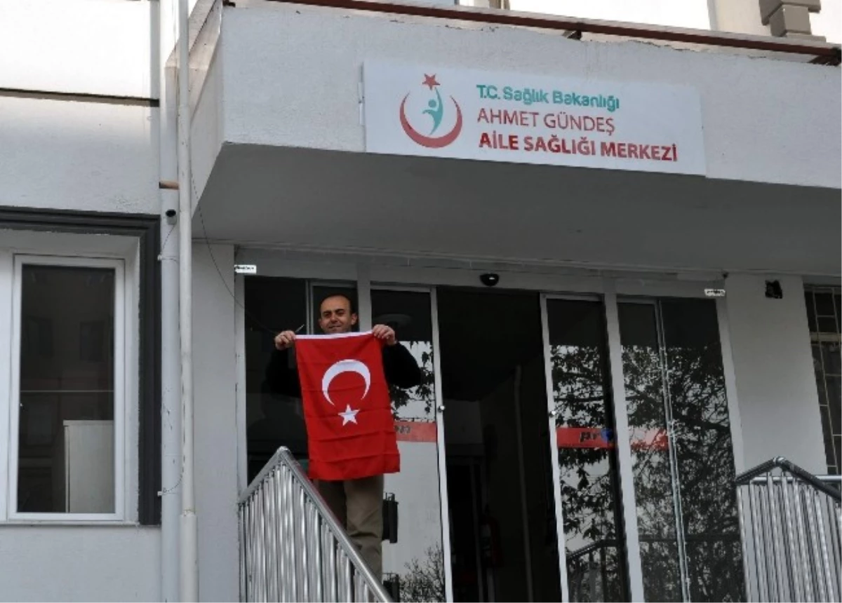Türk Bayrağına Saygısızlık