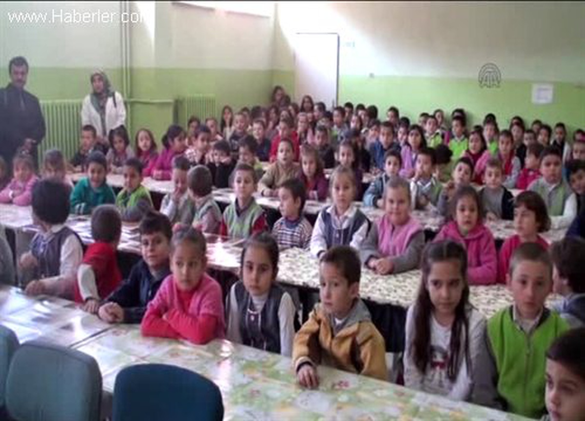 Üniversite öğrencilerinden köy okullarına 5 bin kitap -