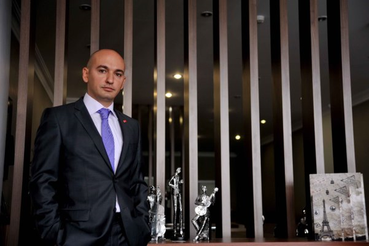 Yeni Yılda Sevdiklerinizin Ofisine Renk Katın