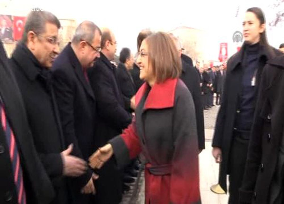 Bakan Şahin Gaziantep'in kurtuluşu törenlerine katıldı -