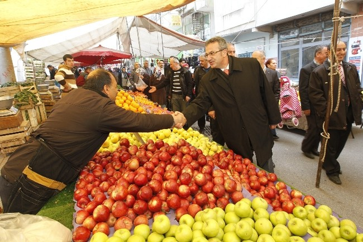 Başkan Köşker Pazar Ziyaretlerinde Bulundu
