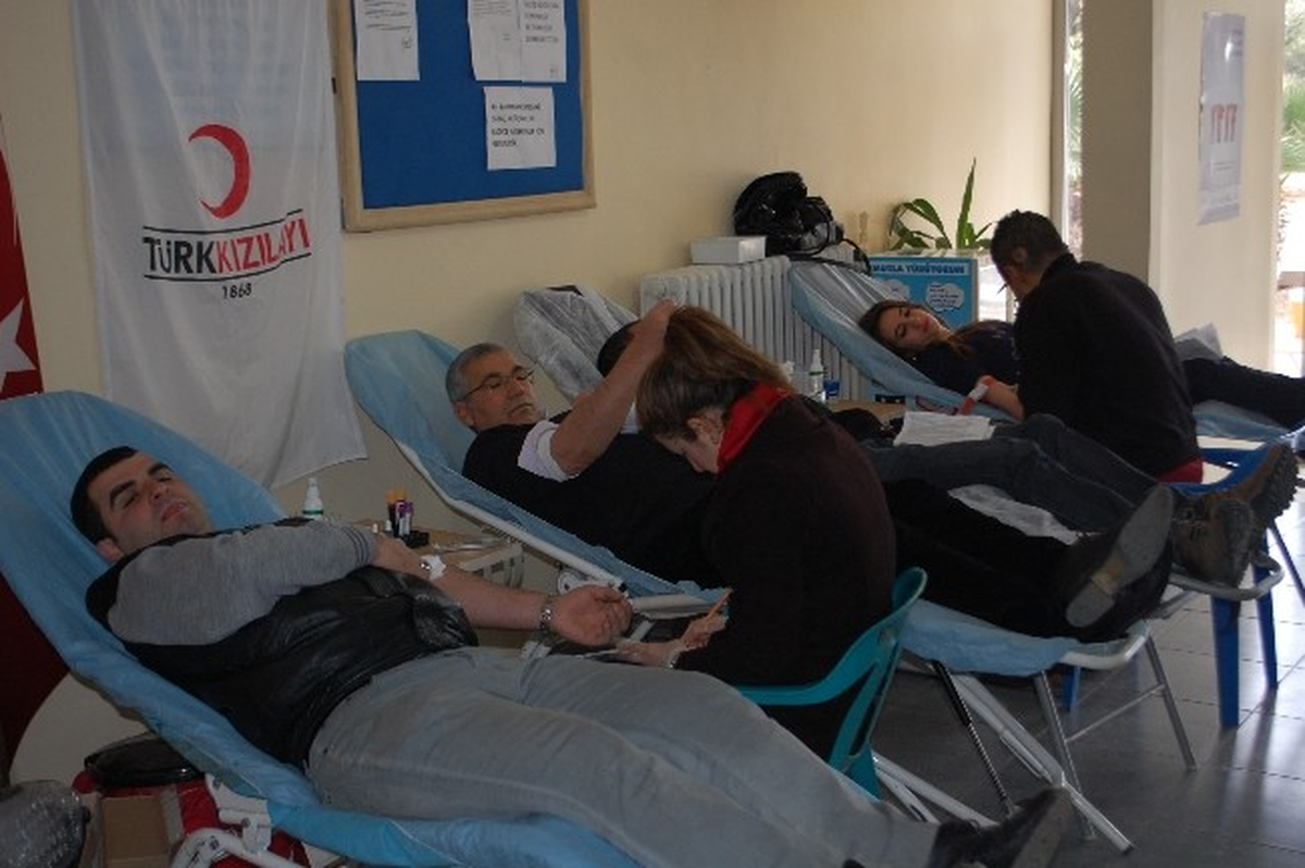 Dedaş Personelinden Kızılay\'a Kan Desteği