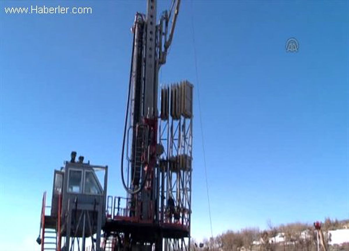 Eruh\'da 42.3 gravitede petrol bulundu - Vali Aydın -