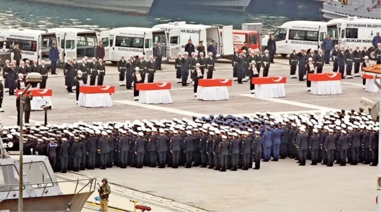 Erzurum Şehidine Ağlıyor