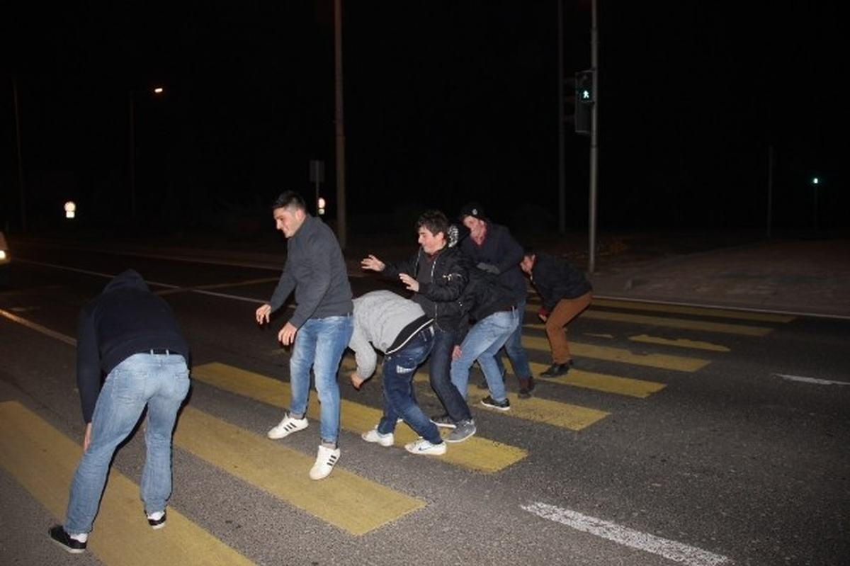 Fatsa\'da Gençler Otoyolu Trafiğe Kapattı