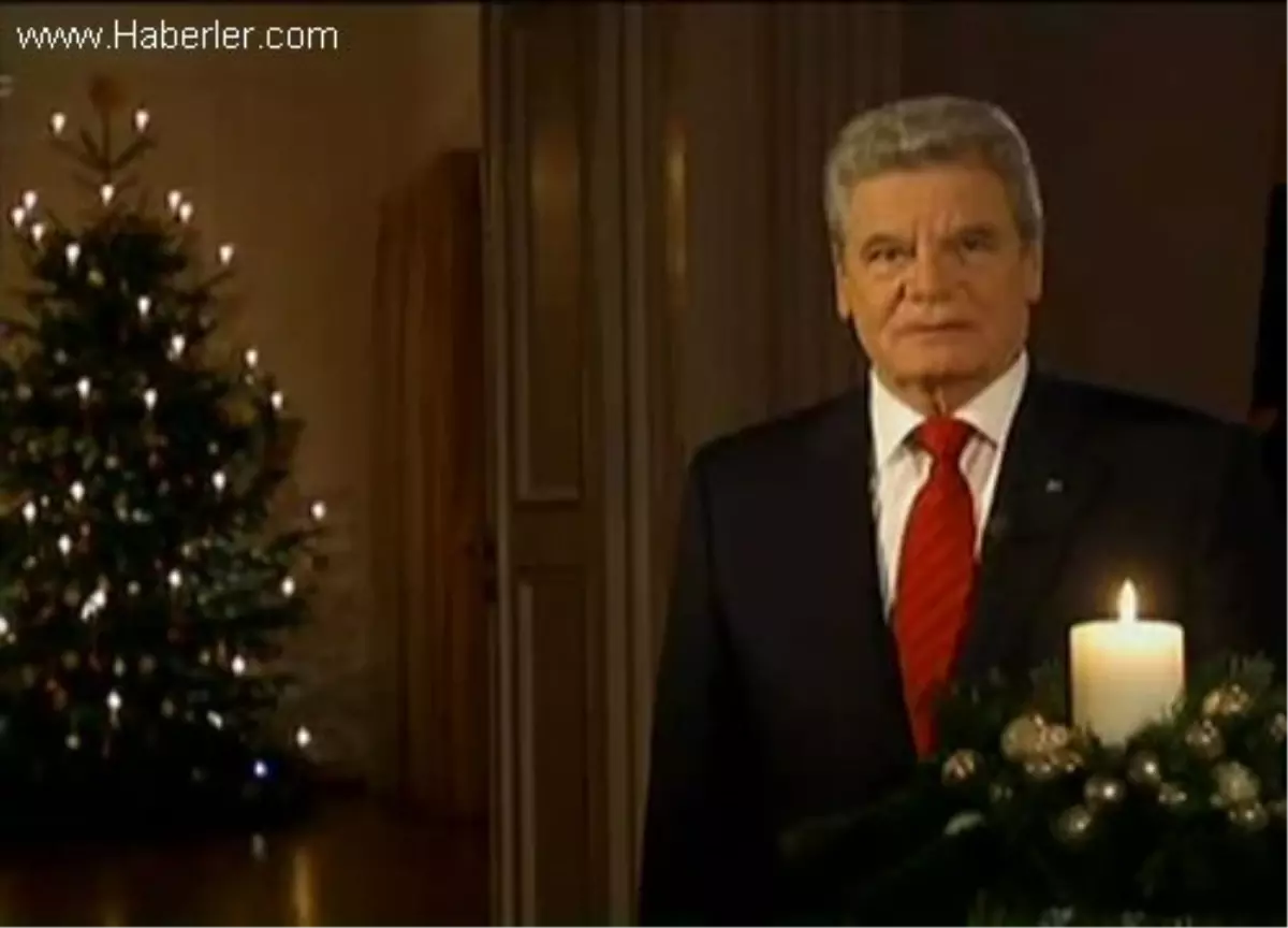 Gauck\'tan Noel Mesajı: Mültecilere Yardımcı Olalım