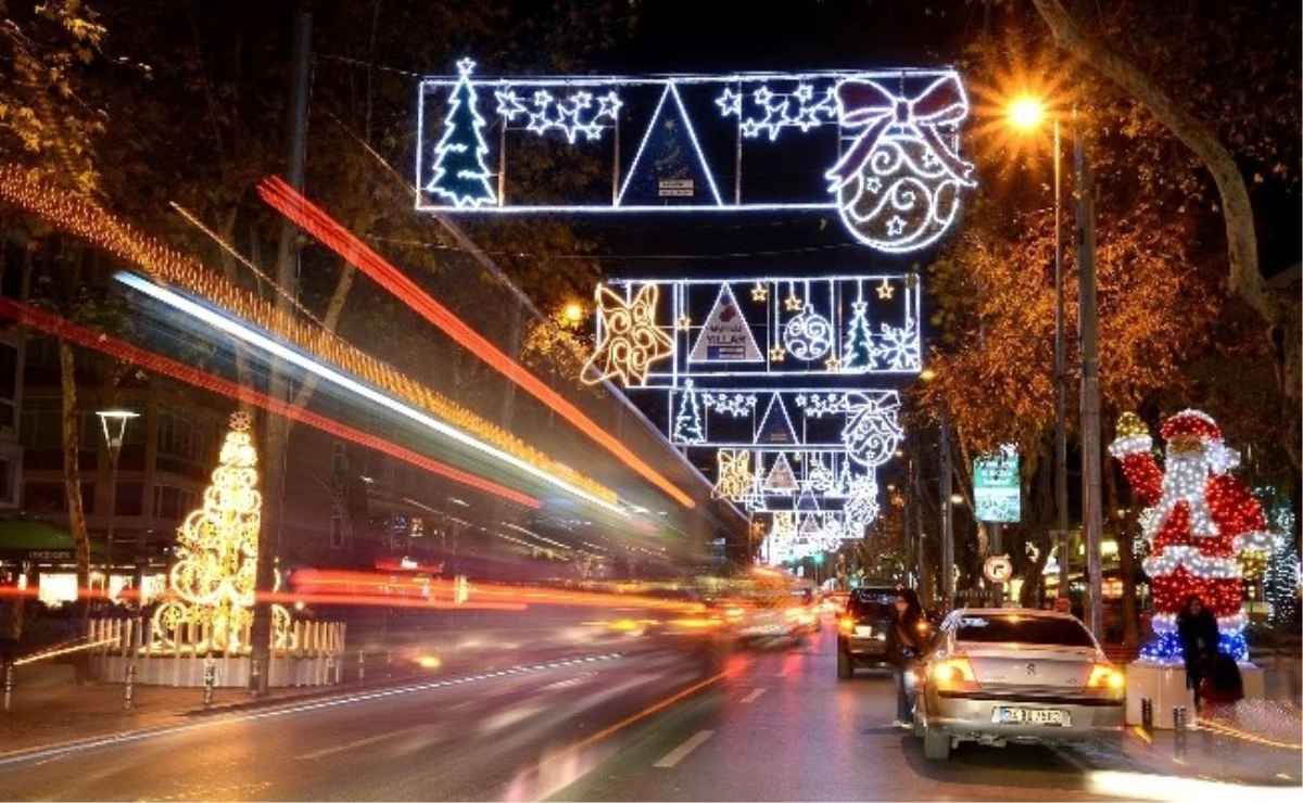 Kadıköy Yeni Yıla Işıl Işıl Giriyor