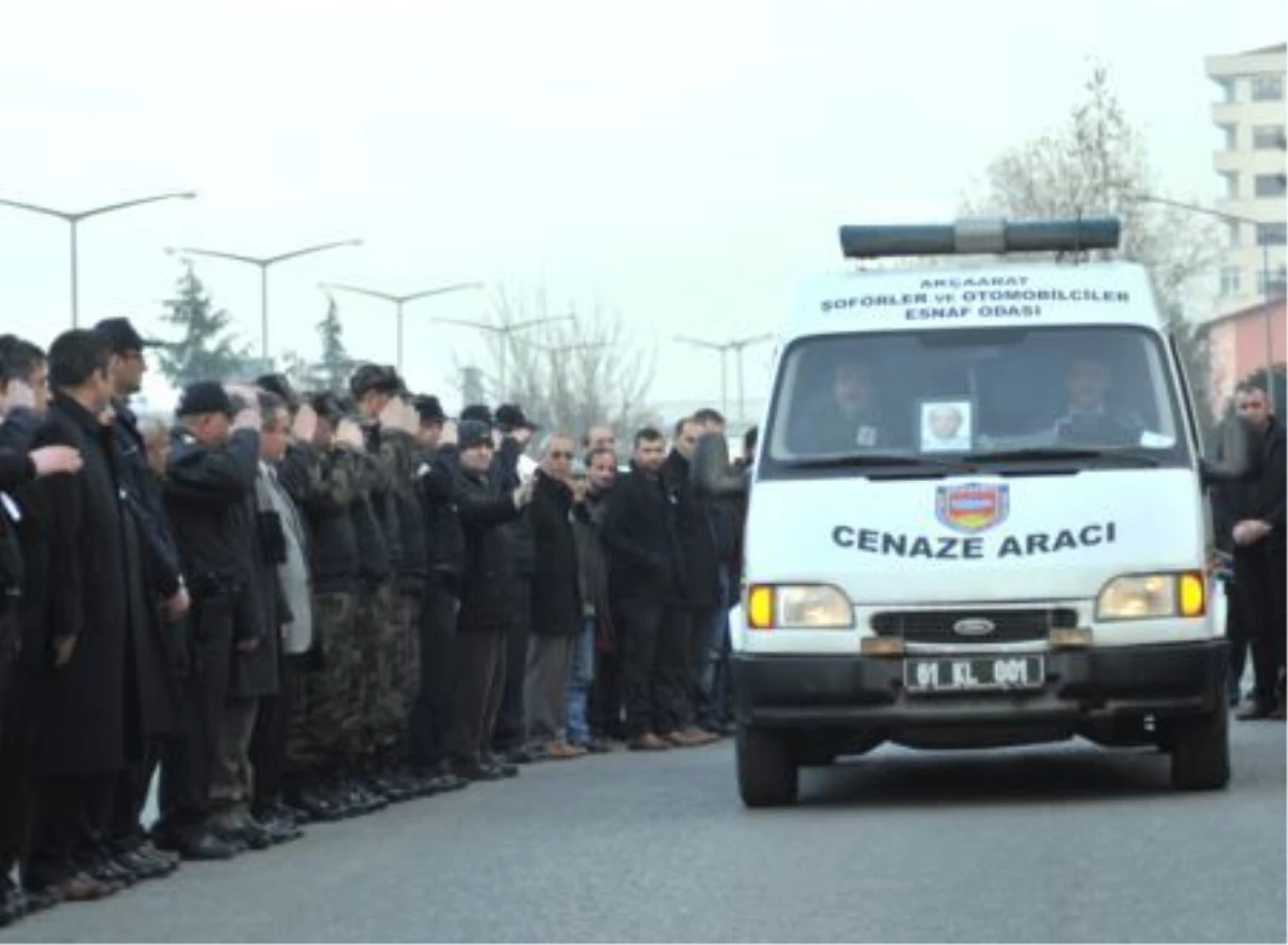 Kalp Krizi Geçirerek Ölen Polis Memuruna Tören