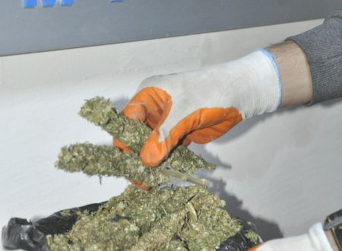 Kemer\'de 2 Kilo Esrar Ele Geçirildi