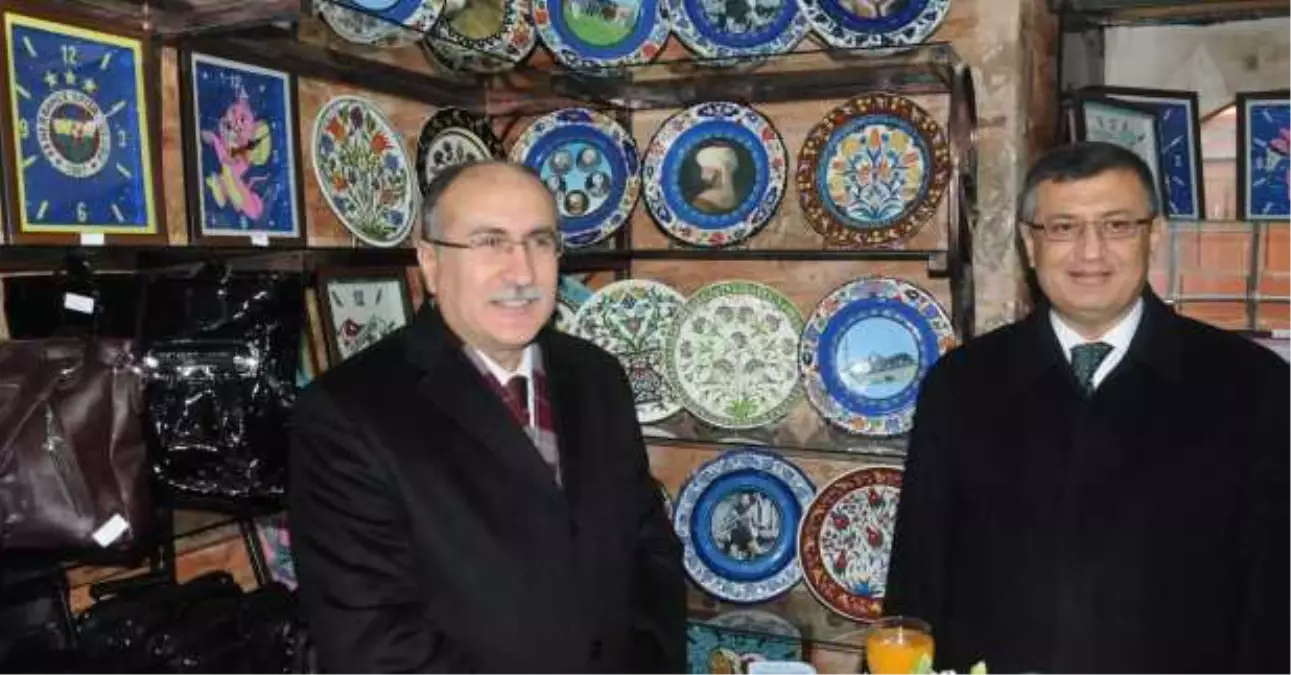 Manisa\'da Mahkumların El Emeği Ürünleri Sergileniyor