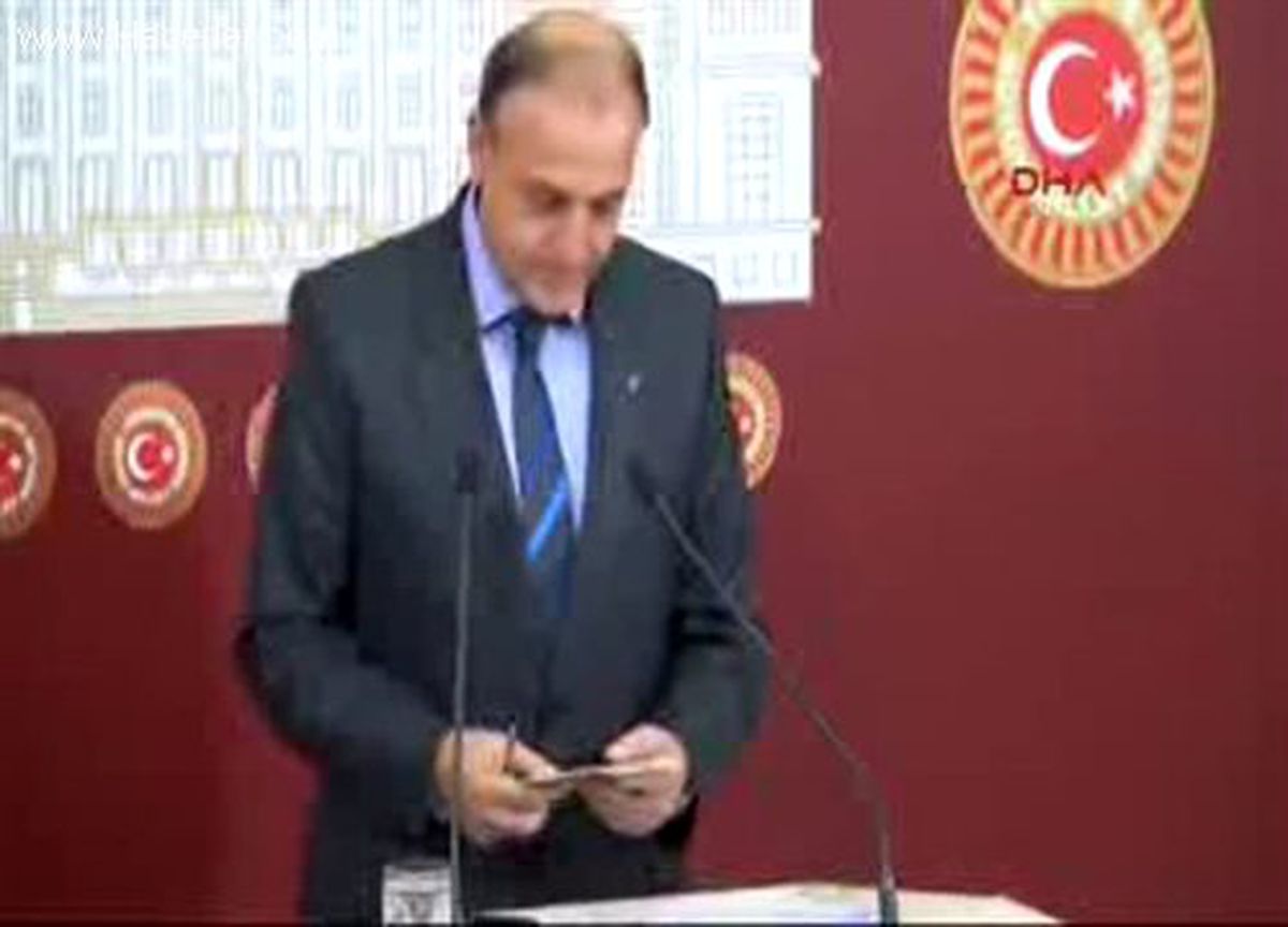 Oktay Vural : Ateş Bacayı Sarmıştır
