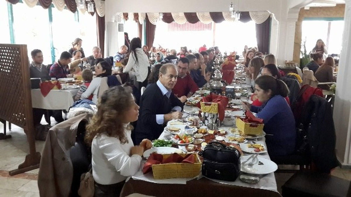 Nazilli\'de Minikler Aileleriyle Okulda Kahvaltı Yaptı
