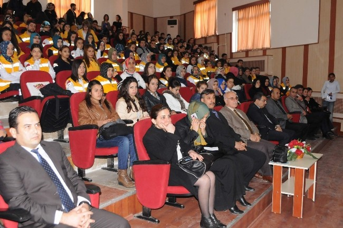 Kilis\'te Paramediklerin Sağlık Sektöründeki Yeri Konuşuldu
