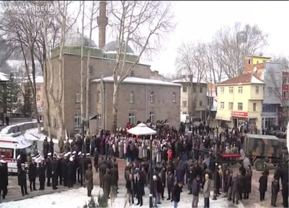 Römorkör kazası - Şehit er Rıdvan Çöpçü toprağa verildi -