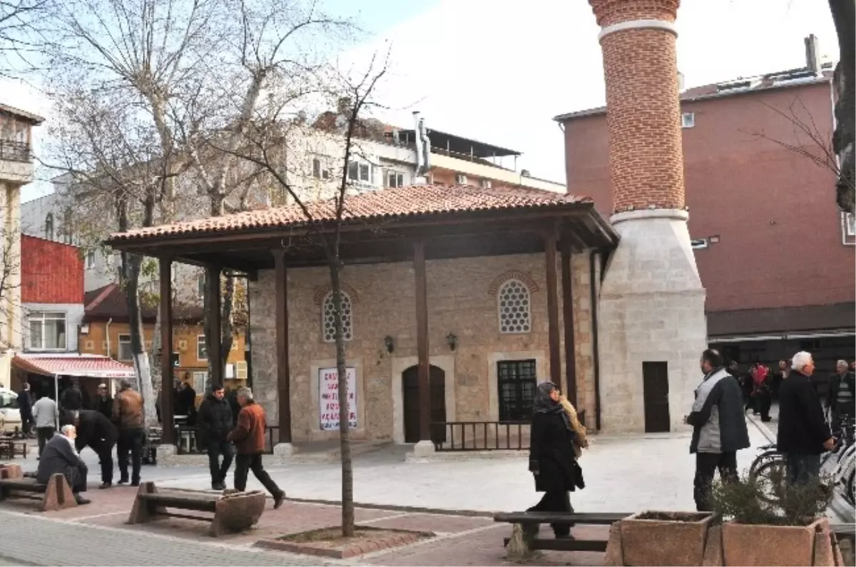 Rüstempaşa Camii İbadete Açıldı