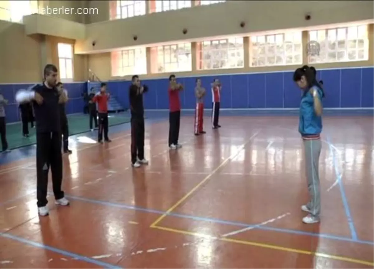 Türkiye\'de wushu sporu, yeni antrenörlerle gelişecek -