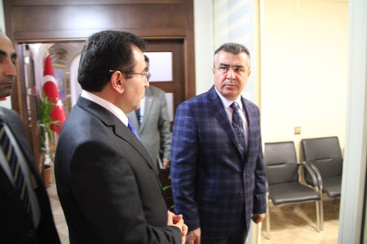 Vali Lekesiz: "Halka Uzak Bir Anlayışla Uzak Mesafelere Gidilemez"