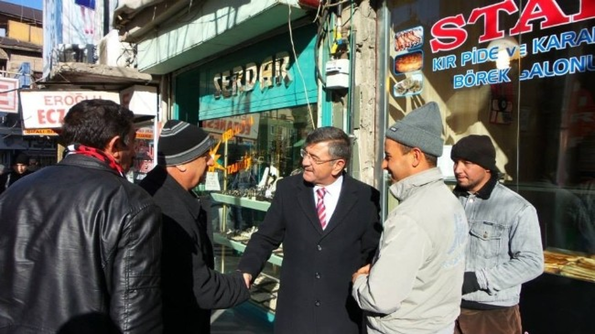 Vatandaşlardan Belediye Başkanı Akdoğan\'a Yoğun İlgi