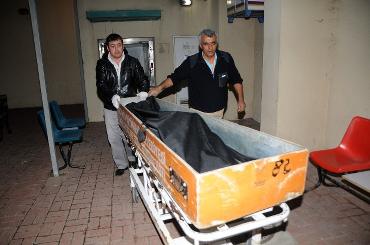 Yastıkla Boğup, Cesedini 6 Parçaya Ayırdı