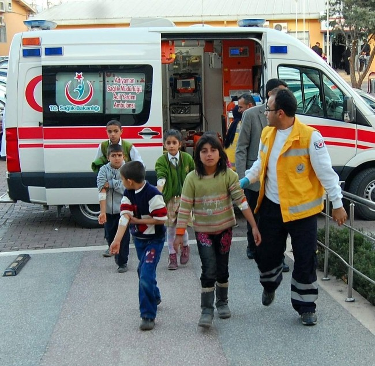 17 Öğrenci İçtikleri İçeceklerden Zehirlendi