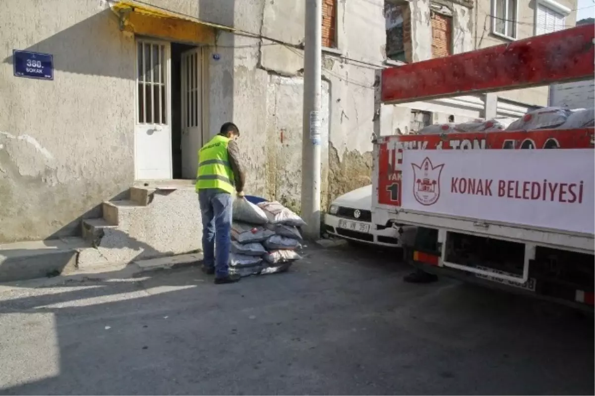 Konak Belediyesinden Kömür Yardımı